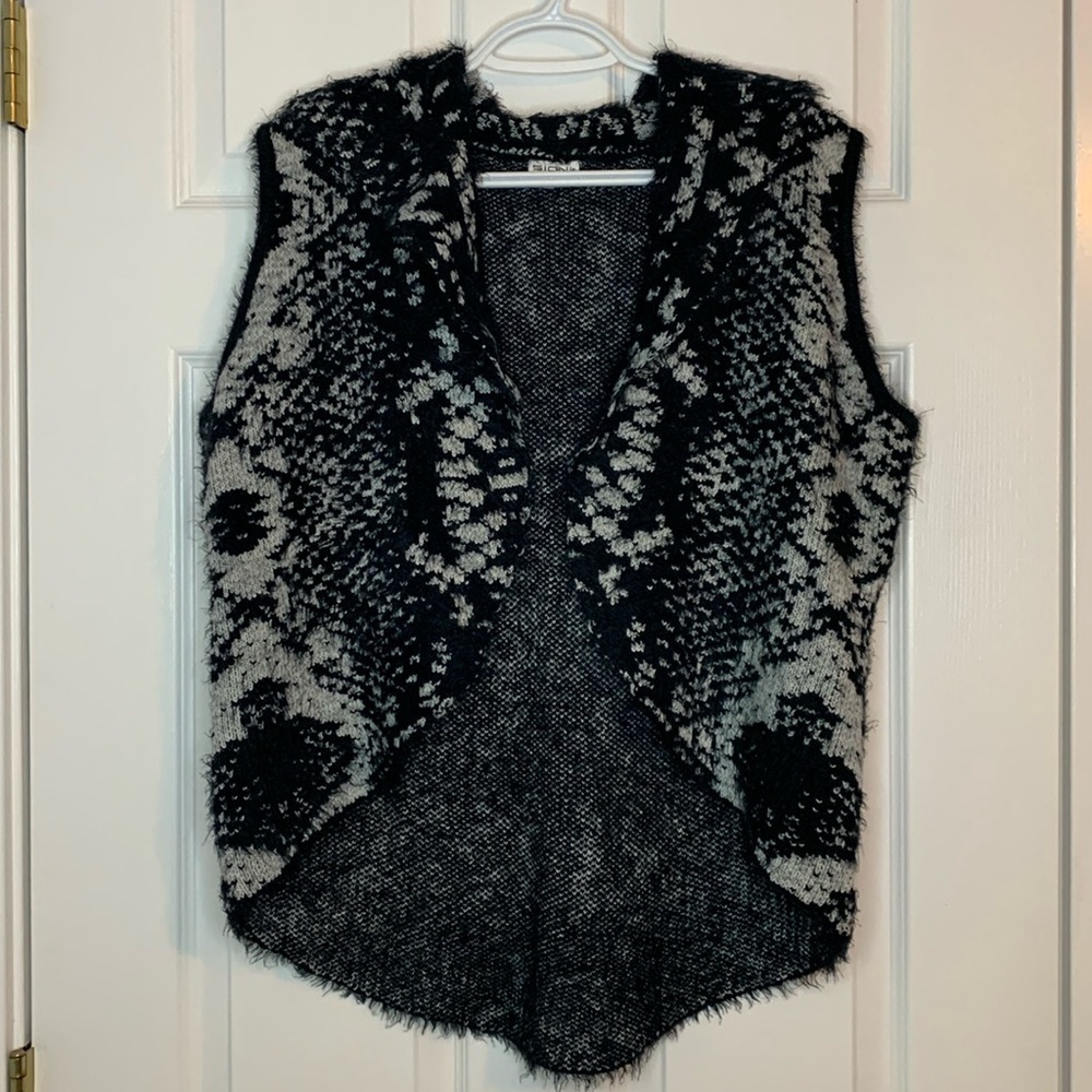 Black Grey Snakeskin Sweater Vest Women’s L/XL Shawl Collar HiLo Soft Warm Style